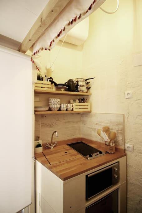 Mini Estudio De 8 M2 En El Corazon De Malasana De Membrillosuites Appartement Madrid