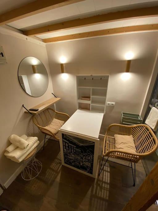 Mini Estudio De 8 M2 En El Corazon De Malasana De Membrillosuites Appartement